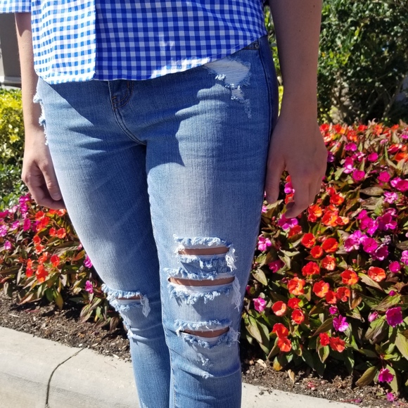 RESTOCK // Distressed Frayed Ankle Denim Jeans - Picture 2 of 3